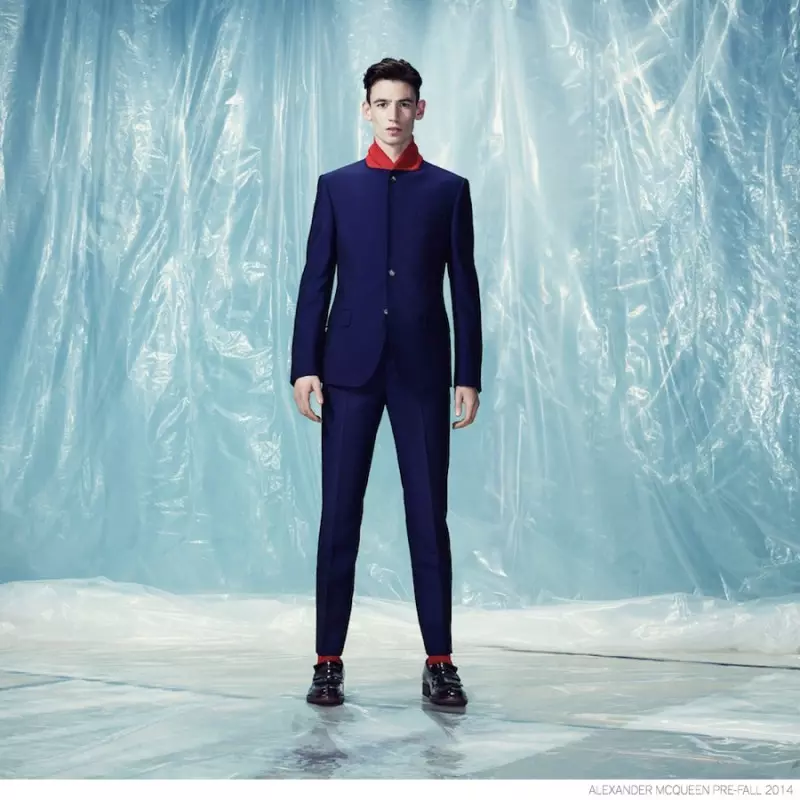 Alexander-McQueen-Pre-otòn-2014-Look-Book-Elegant-Suiting-019-800x800