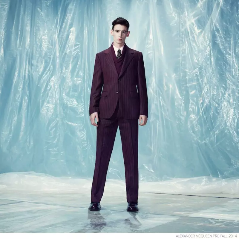 Alexander-McQueen-Pre-otòn-2014-Look-Book-Elegant-Suiting-023-800x800