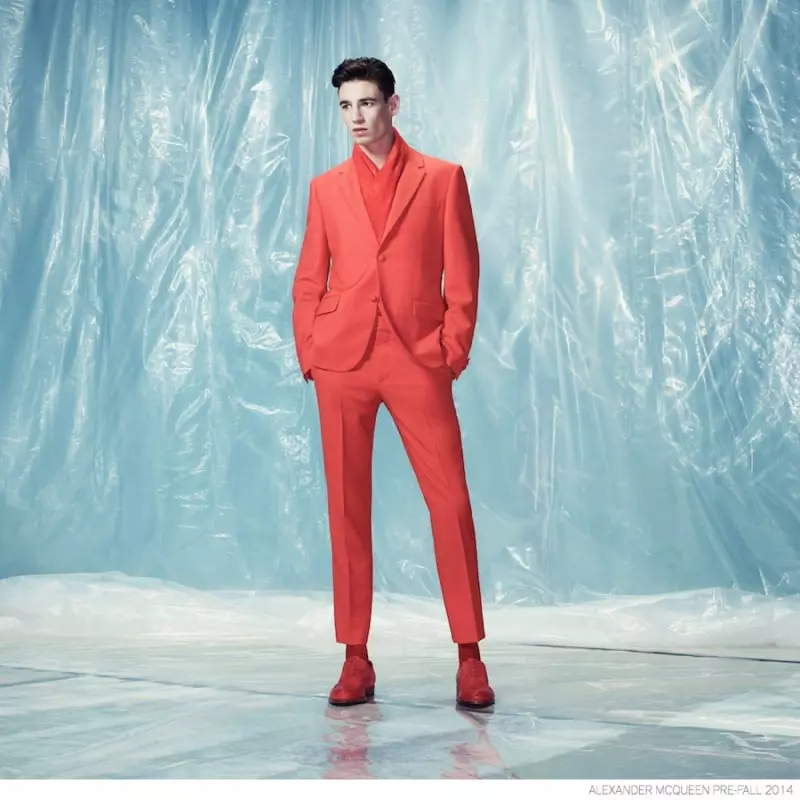 Alexander-McQueen-Pre-jesen-2014-Look-Book-Elegant-Suiting-004-800x800