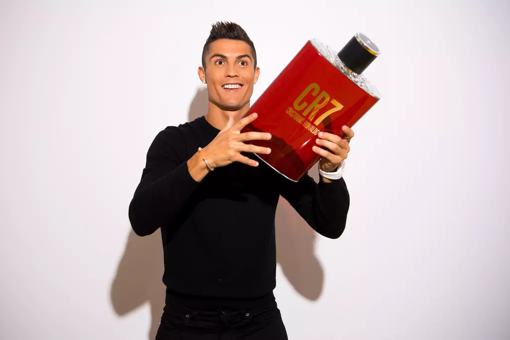 CR7 କ୍ରିଷ୍ଟିଆନୋ ରୋନାଲଡୋ ସୁବାସ ଲଞ୍ଚ 2 |