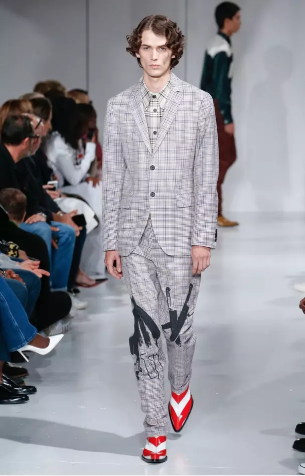 CALVIN KLEIN 205W39NYC AKAGADZIRIRA KUPEKA ZVIRI MUKATI 2018 NEW YORK31