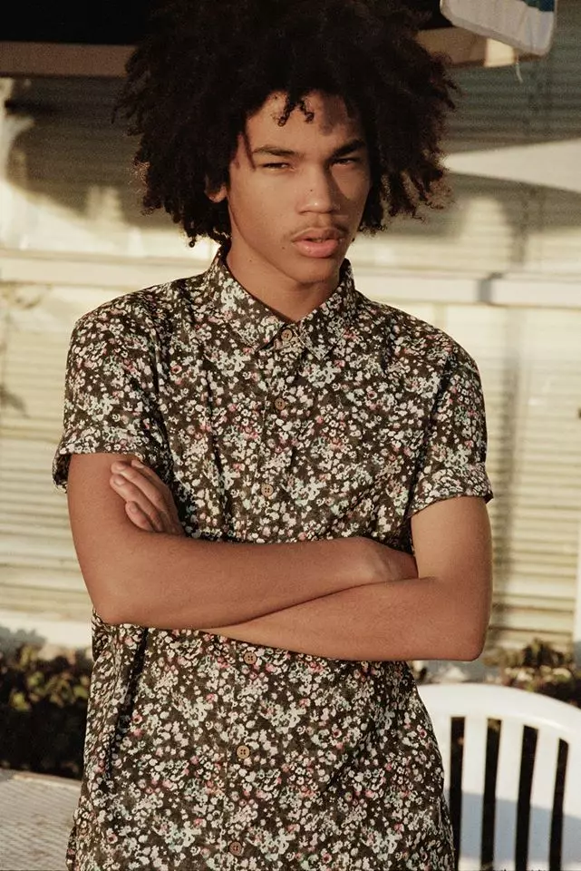 The Teen Mood is de redactie voor Pull&Bear met modellen Luka Sabbat en Malcolm Lindberg gefotografeerd door Henrik Purienne op Venice Beach. Make-up door Carolina Guzmán, gestyled door Alberto Murtrat en het Pull&Bear-team.