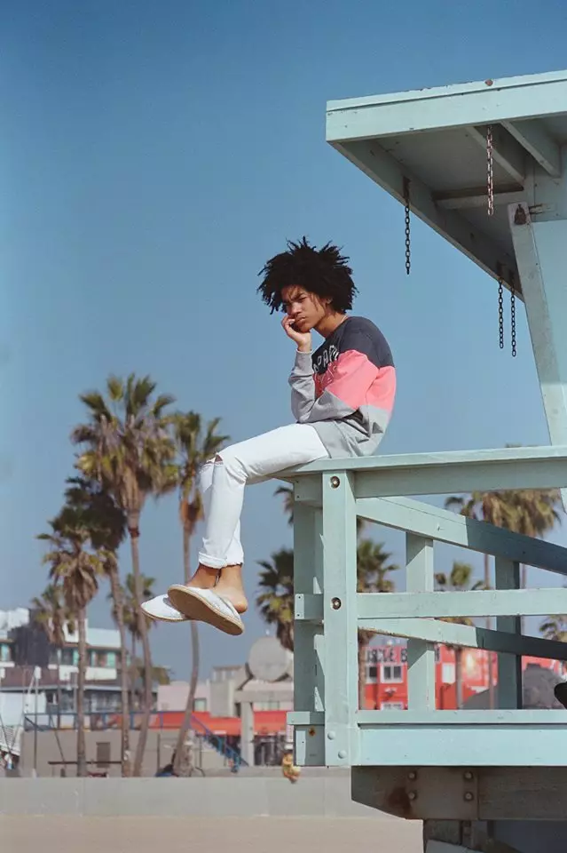 Teen Mood ni ubwanditsi bwa Pull & Bear hamwe na moderi Luka Sabbat na Malcolm Lindberg bafotowe na Henrik Purienne kuri Venice Beach. Igizwe na Carolina Guzmán, yanditswe na Alberto Murtrat hamwe na Pull & Bear.