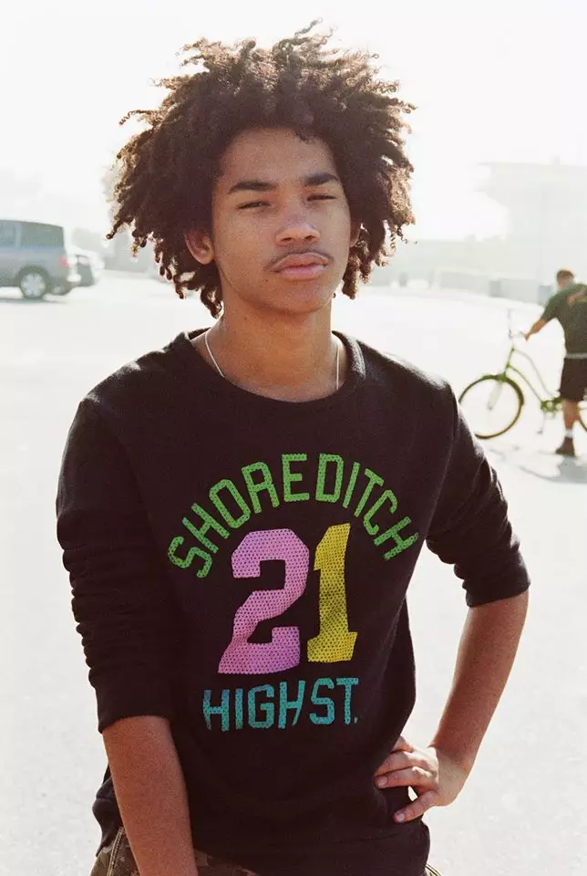 The Teen Mood es el editorial de Pull & Bear con los modelos Luka Sabbat y Malcolm Lindberg fotografiados por Henrik Purienne en Venice Beach. Maquillaje de Carolina Guzmán, estilizado por Alberto Murtrat y el equipo de Pull & Bear.