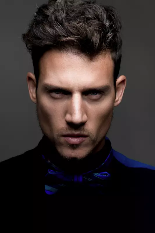 Beauty Bowtie Boy med Iván Noda af Jorge Moreno