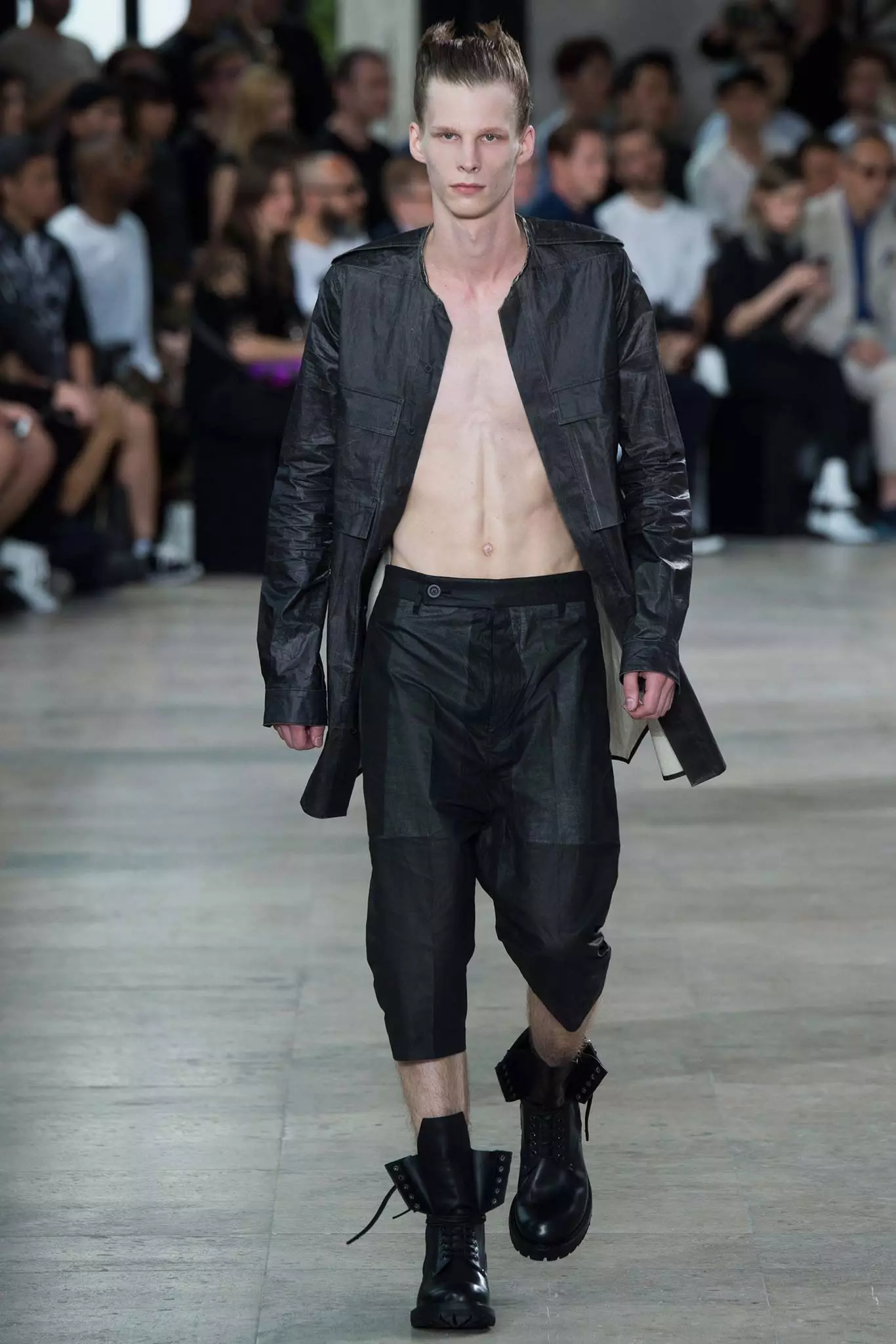 Мъжко облекло на Rick Owens пролет 2016320