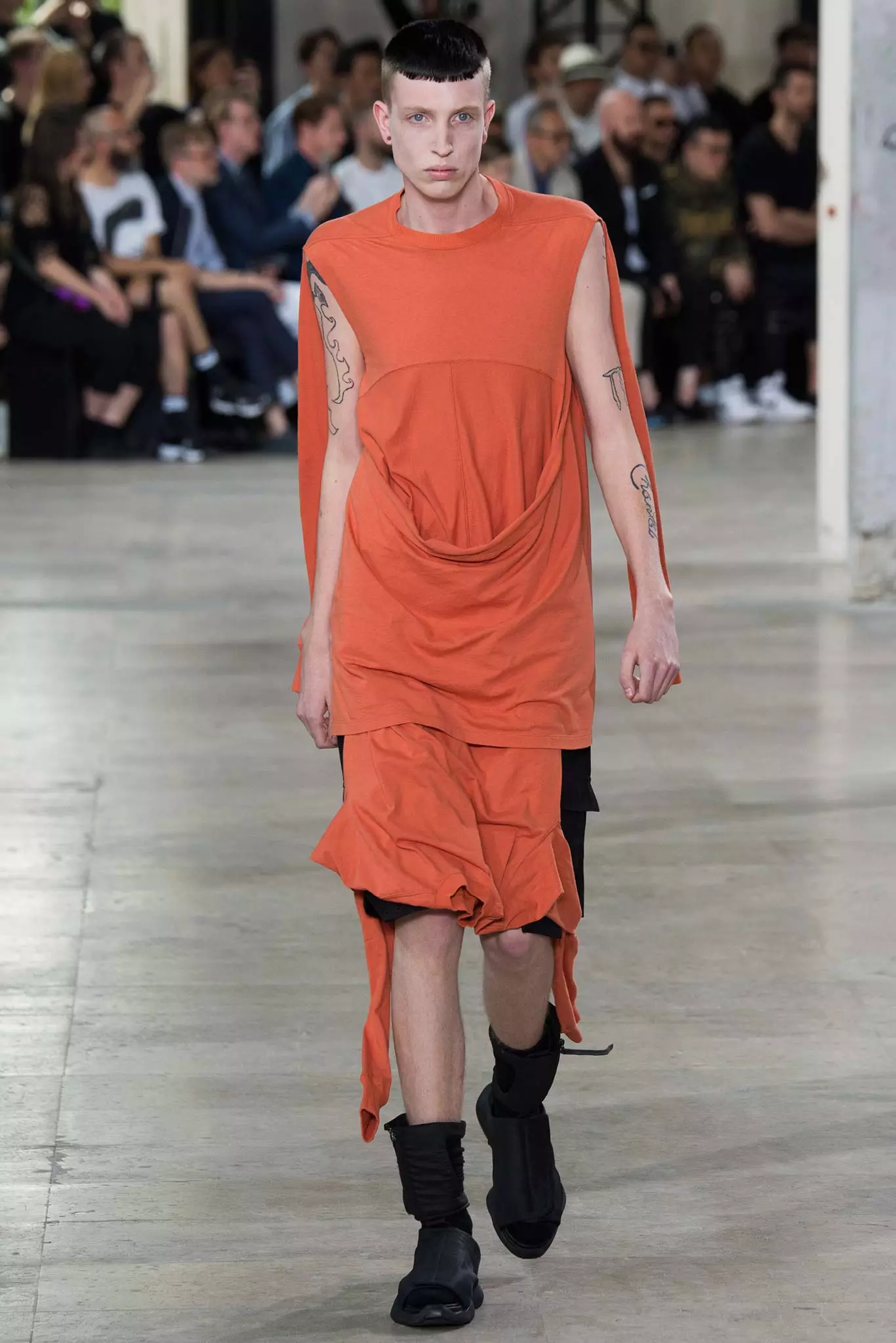 Rick Owens İlkbahar 2016 Erkek Giyim331