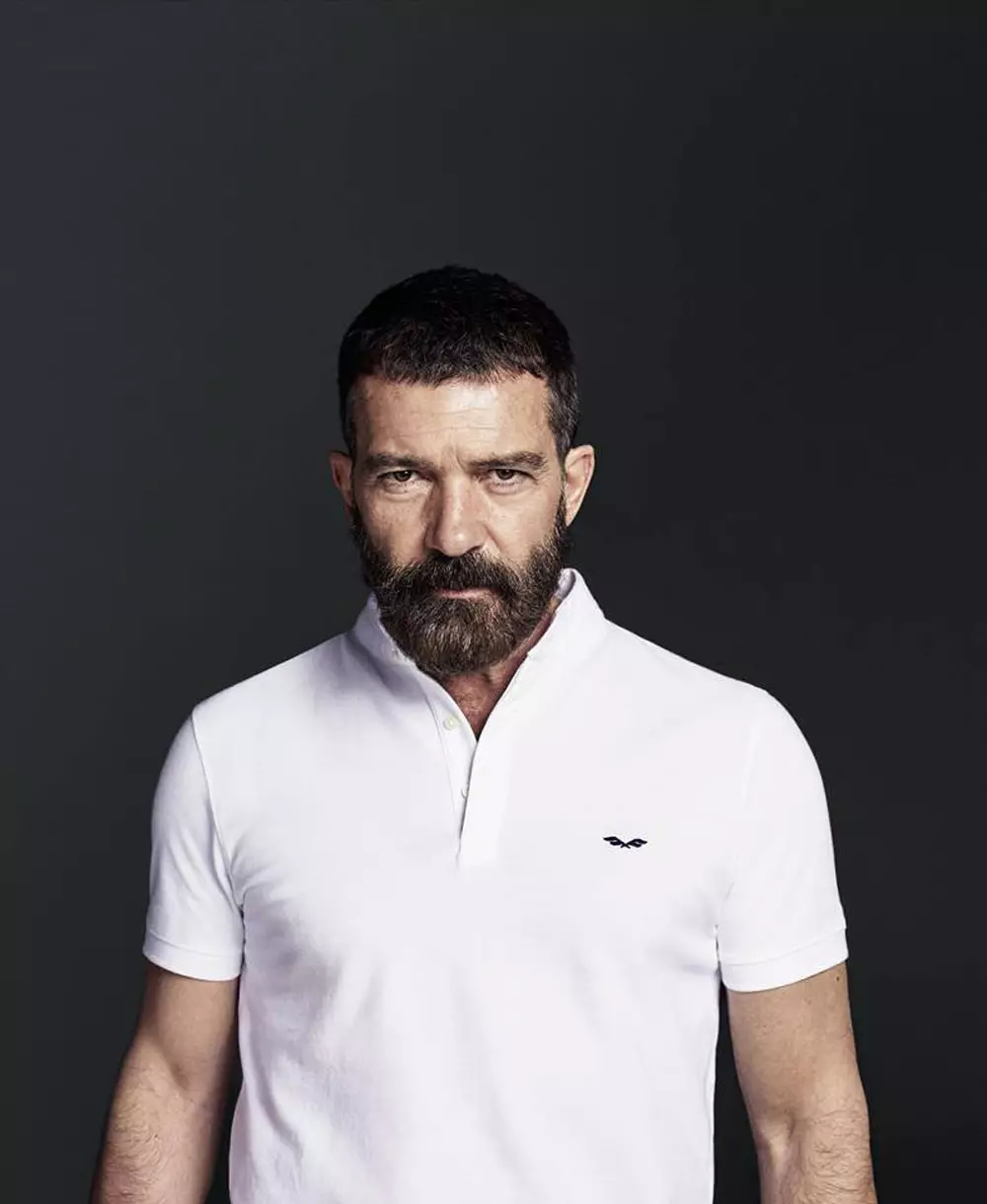 SELECTED este mândru să prezinte prima previzualizare oficială a colecției complete din colaborarea noastră cu Antonio Banderas.