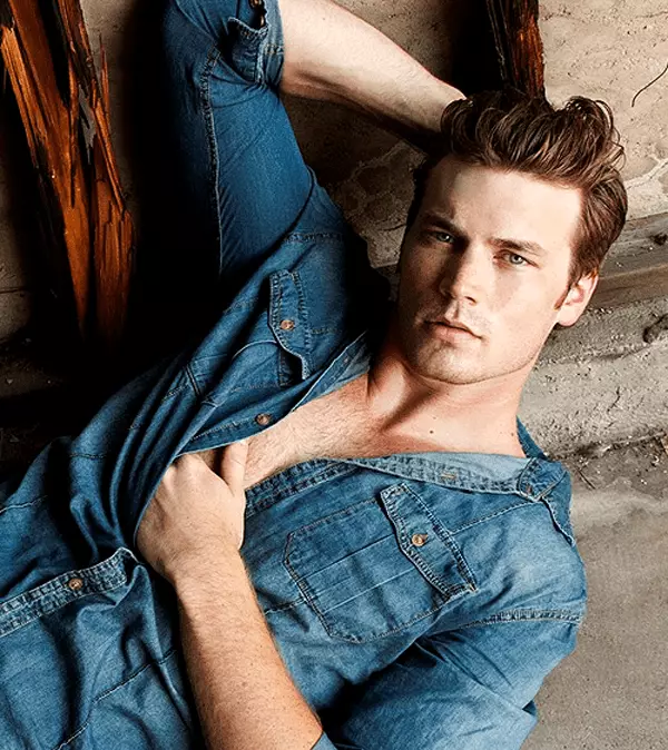 Derek Theler por Sonny Tong 1640_2