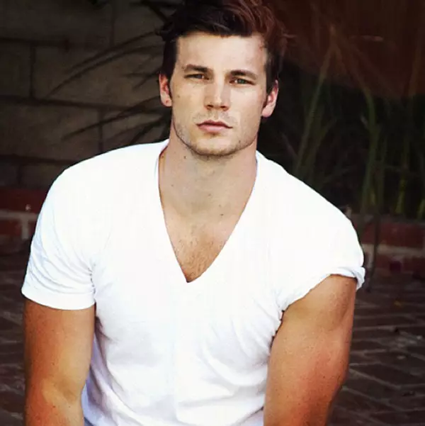 Sonny Tong의 Derek Theler 1640_3