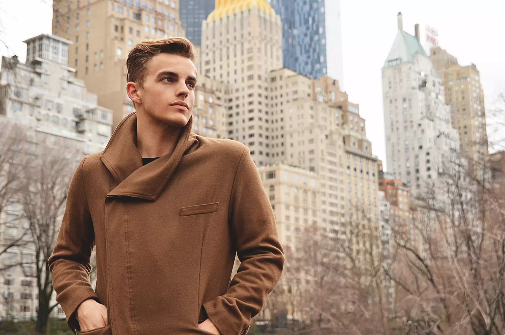 Professionel danser fra Australien Patrick Cook skudt i New York City af den bosniske fotograf Mladen Blagojevic, da han rejste for et par måneder siden.