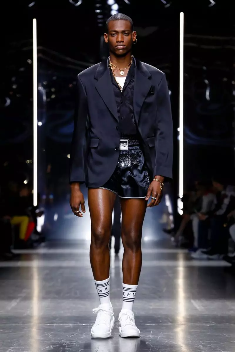 Versace የወንዶች ልብስ ክረምት ክረምት 2019 Milan15