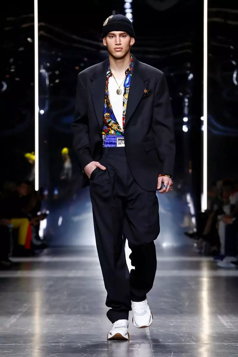 Versace የወንዶች ልብስ ክረምት ክረምት 2019 Milan18