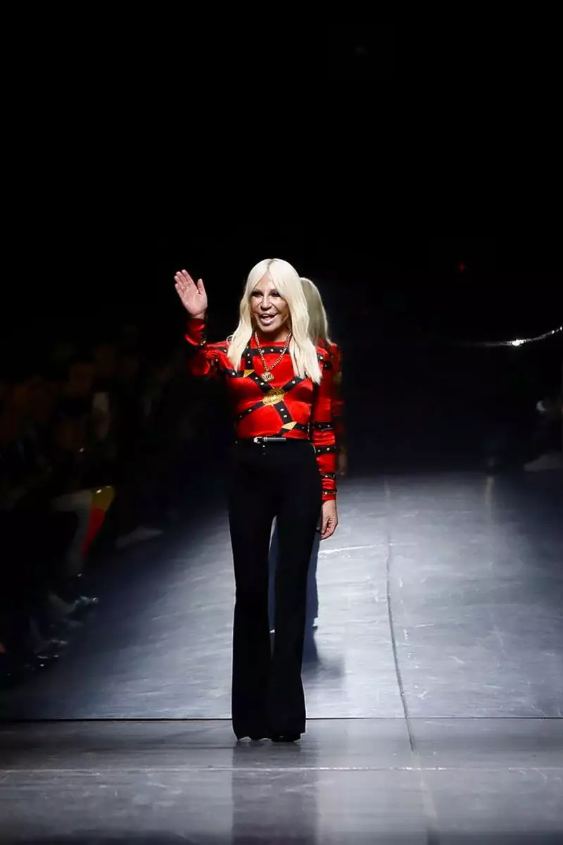 Versace Efuefu Fa'ata'avalevale Tau Malūlū 2019 Milan28