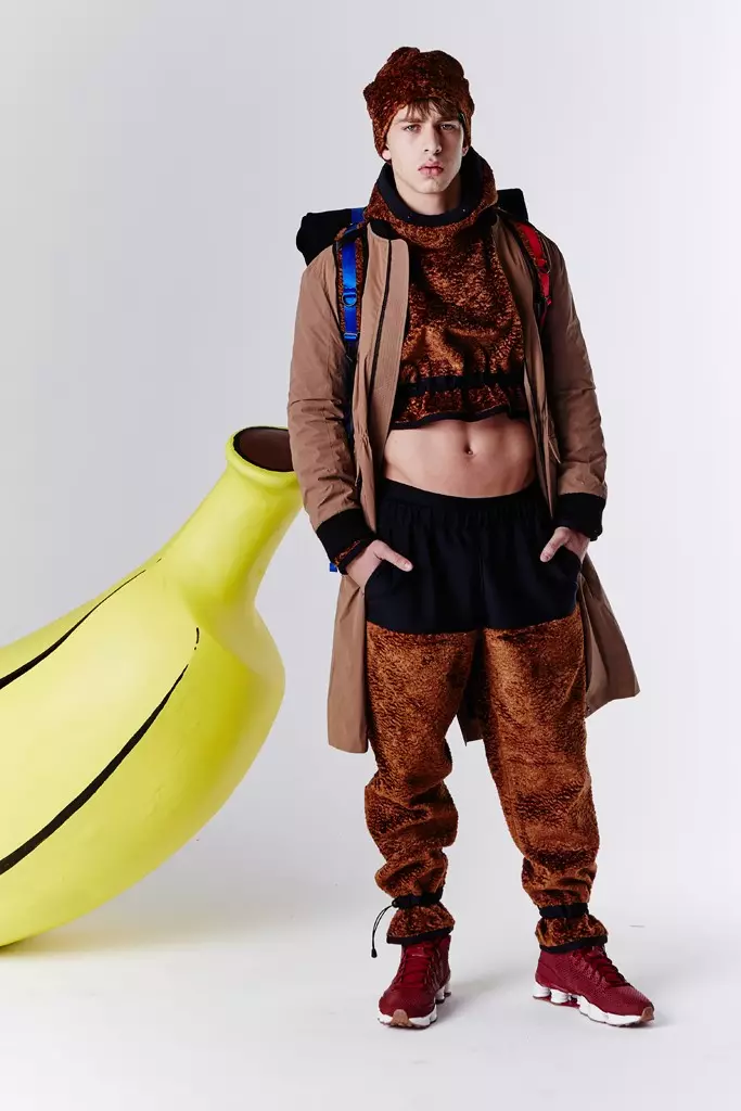 Londen-basearre sportkleanûntwerper Bobby Abley bleau trou oan syn upbeat en cartoonish DNA mei in fall lineup mei de titel Jungle Book. Abley waard ynspirearre troch it idee fan letterlike jungle ferwizings, mar blende mei de stedske jungle er belibbe yn New York.