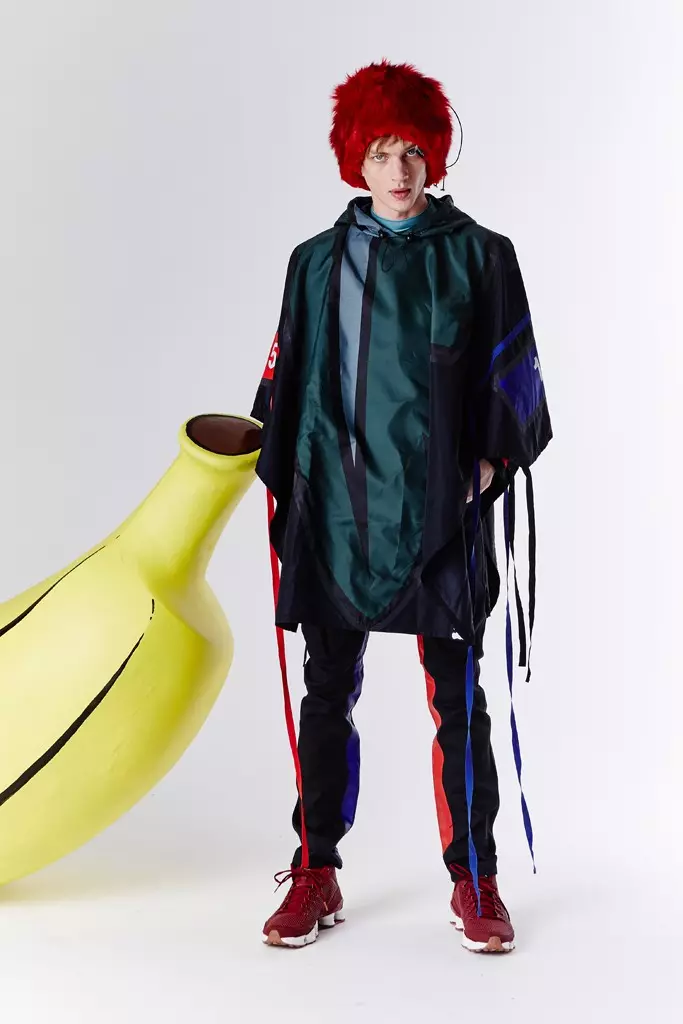 El diseñador de ropa deportiva con sede en Londres, Bobby Abley, se mantuvo fiel a su ADN alegre y caricaturesco con una alineación de otoño titulada El libro de la selva. Abley se inspiró en la idea de referencias literales a la jungla, pero se mezcló con la jungla urbana que experimentó en Nueva York.