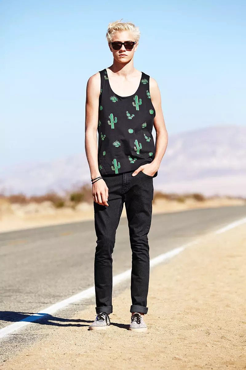 H&M Coachella Valley музыка және өнер фестивалімен алғаш рет фестиваль ынтымақтастығын жариялады. H&M серіктестікті келесі деңгейге көтеріп, ресми брендтік топтаманың алғашқы түрін жасау арқылы фестивальдің демеушісі ретінде алтыншы жылды жалғастыруда. Серіктестік коллекциядан тыс, сатылған ресми фестиваль өнімдерінің бір бөлігін H&M қамтамасыз етеді. H&M loves Coachella топтамасы hm.com сайтында және Солтүстік Америкадағы шамамен 350 дүкенде 19 наурыздан бастап және бүкіл әлем бойынша 26 наурызда қол жетімді болады.