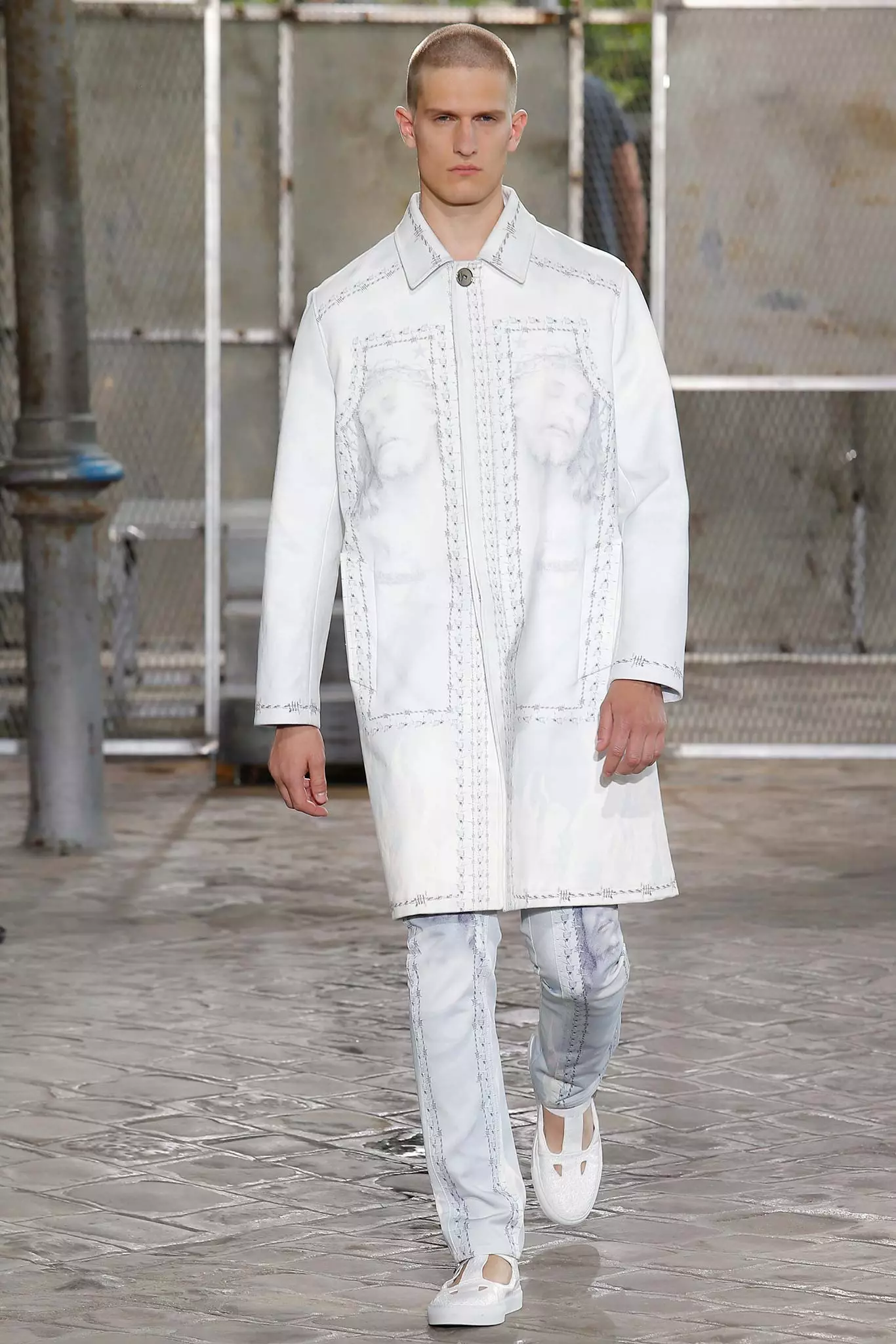 Givenchy 2016. gada pavasara vīriešu apģērbi581