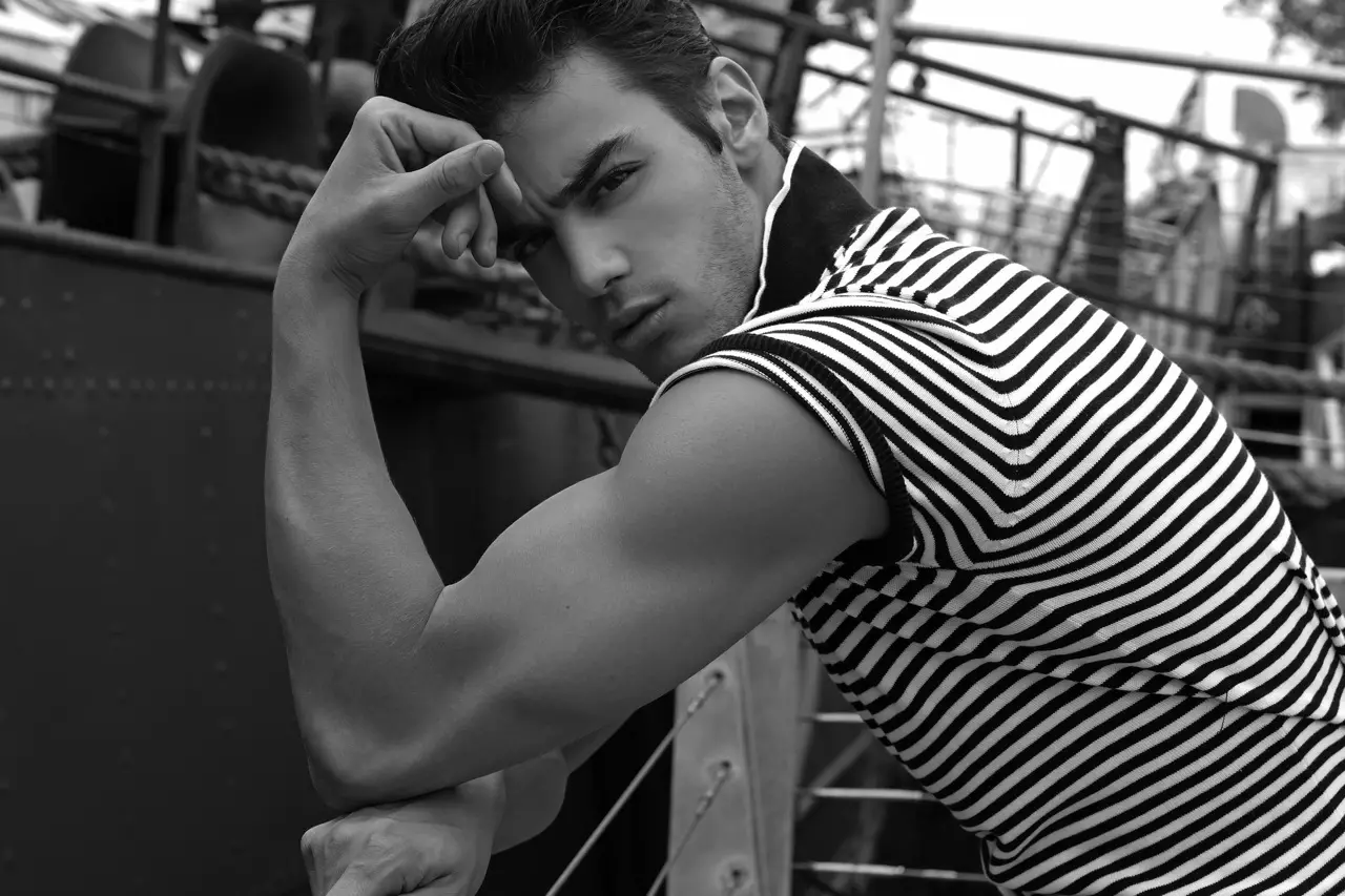 Model AF seksi asli California, Scott Gardner dalam 22 foto hebat yang dipancarkan oleh Thomas Synnamon yang berbakat di Pier 66