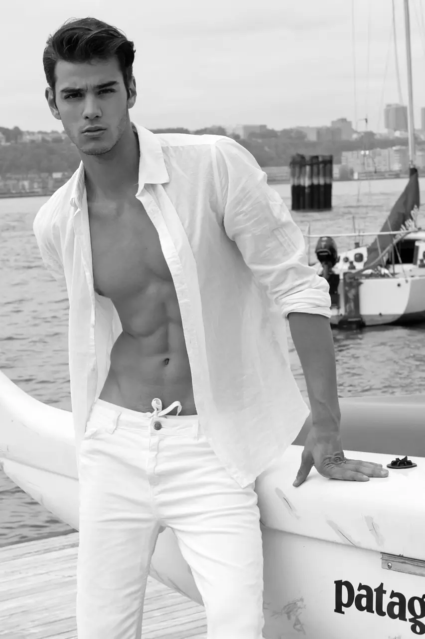 O modelo sexy do AF nativo da Califórnia, Scott Gardner, em 22 ótimas fotos tiradas pelo talentoso Thomas Synnamon no Pier 66