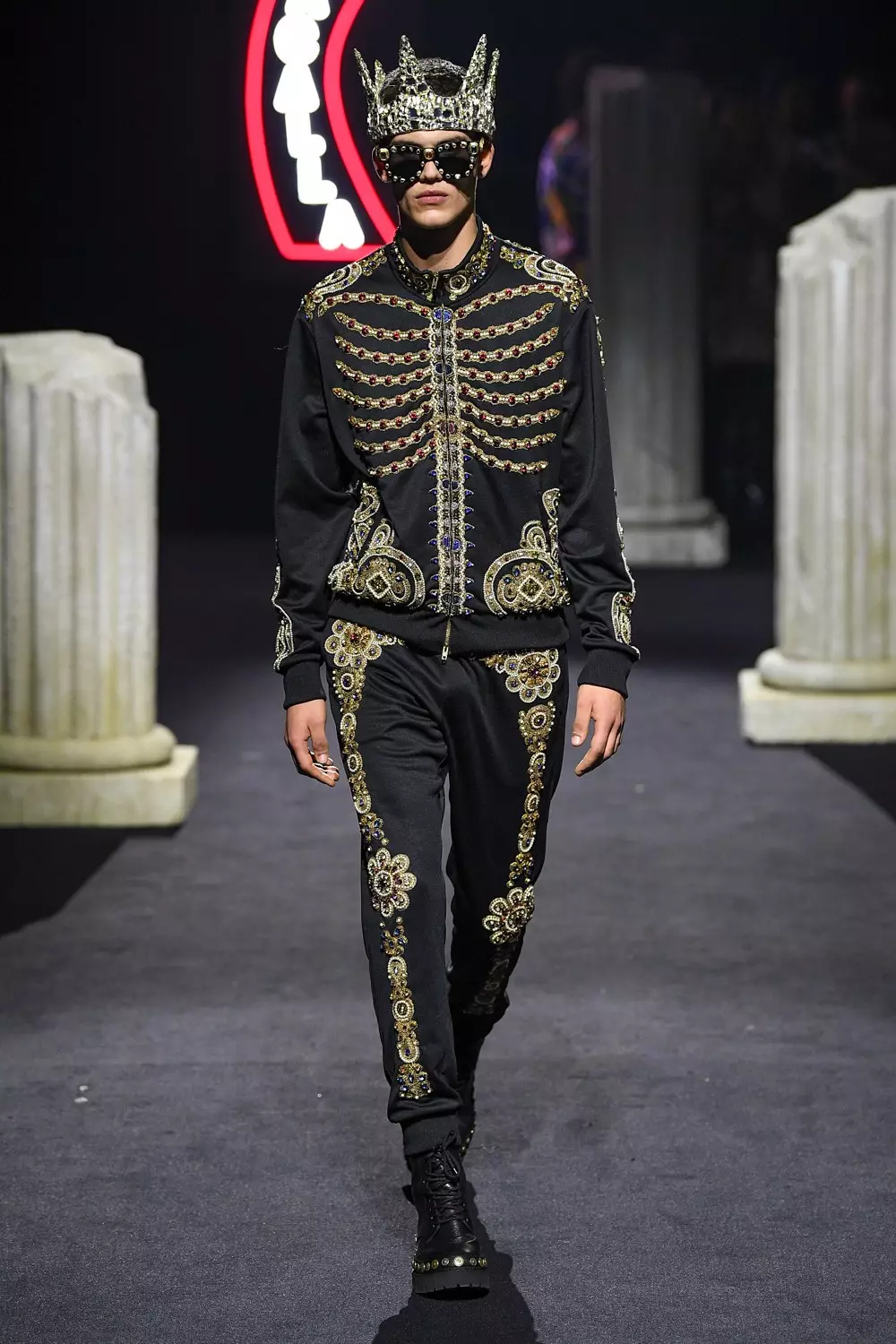 Akanjo lehilahy Moschino Fararano ririnina 2019 Rome33