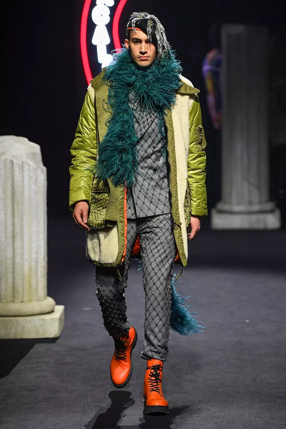 Moschino Menswear Fall Winter 2019 Rome39