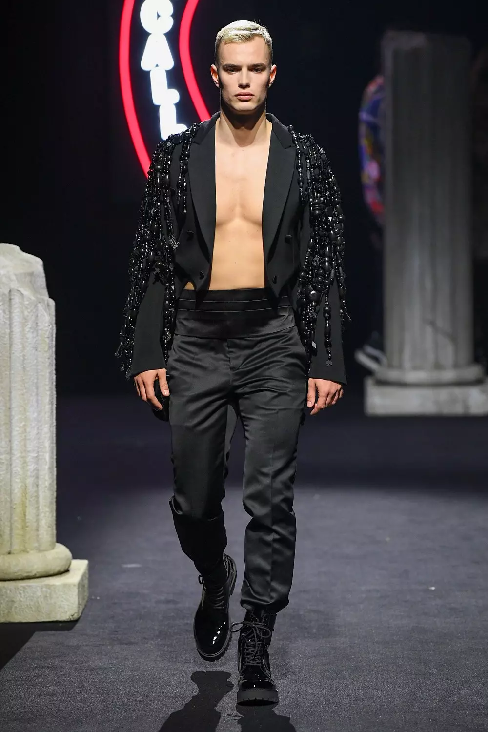 Moschino Menswear Fall Winter 2019 Rome49