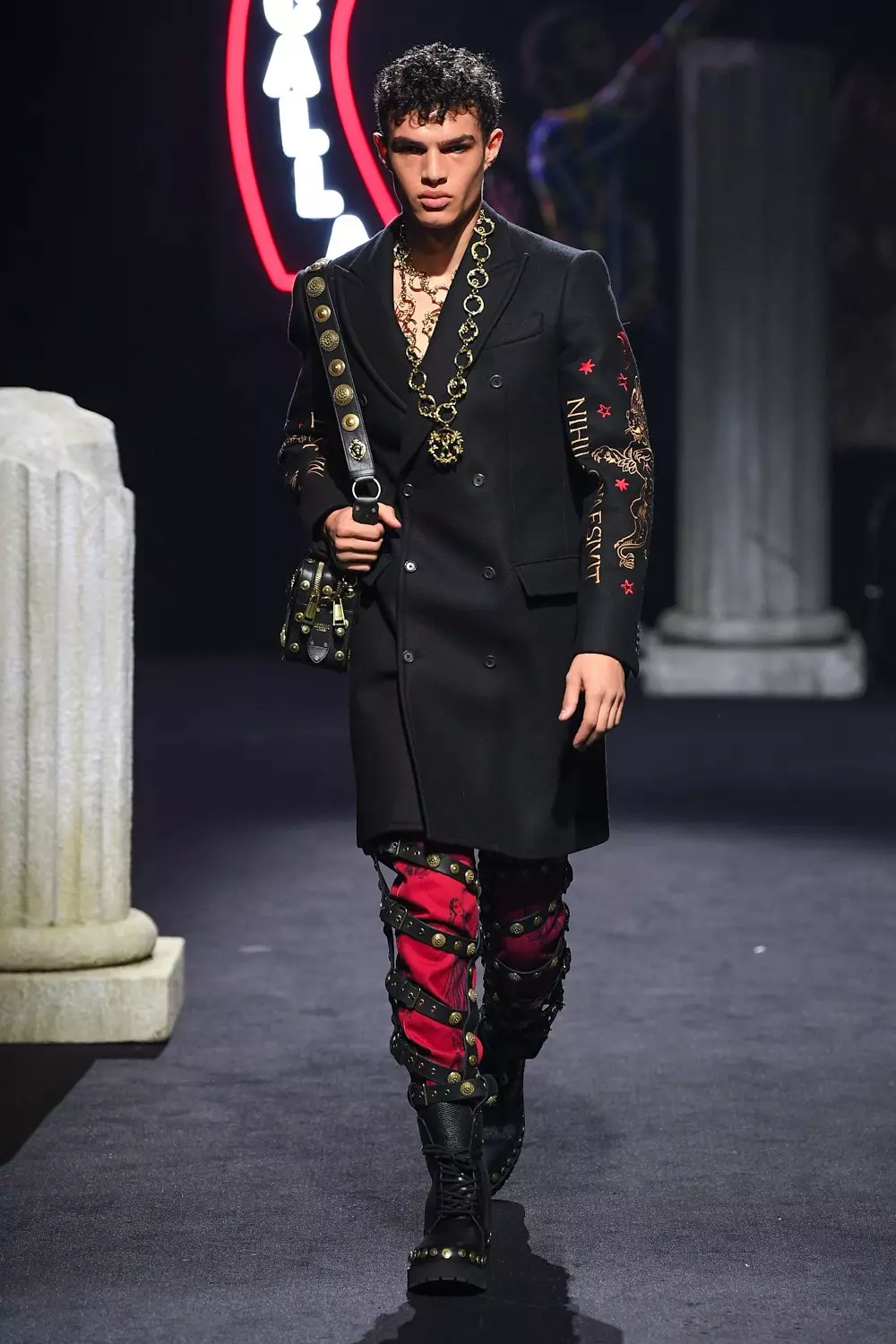 Moschino Menswear Kugwa Zima 2019 Rome7