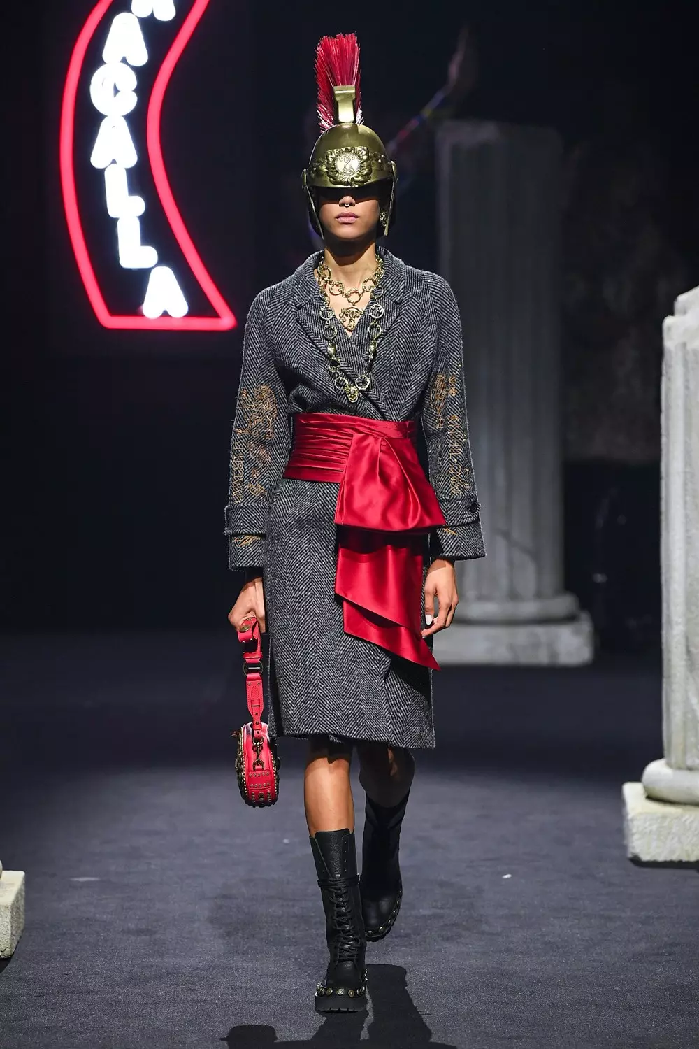 Moschino Menswear Kugwa Zima 2019 Rome8