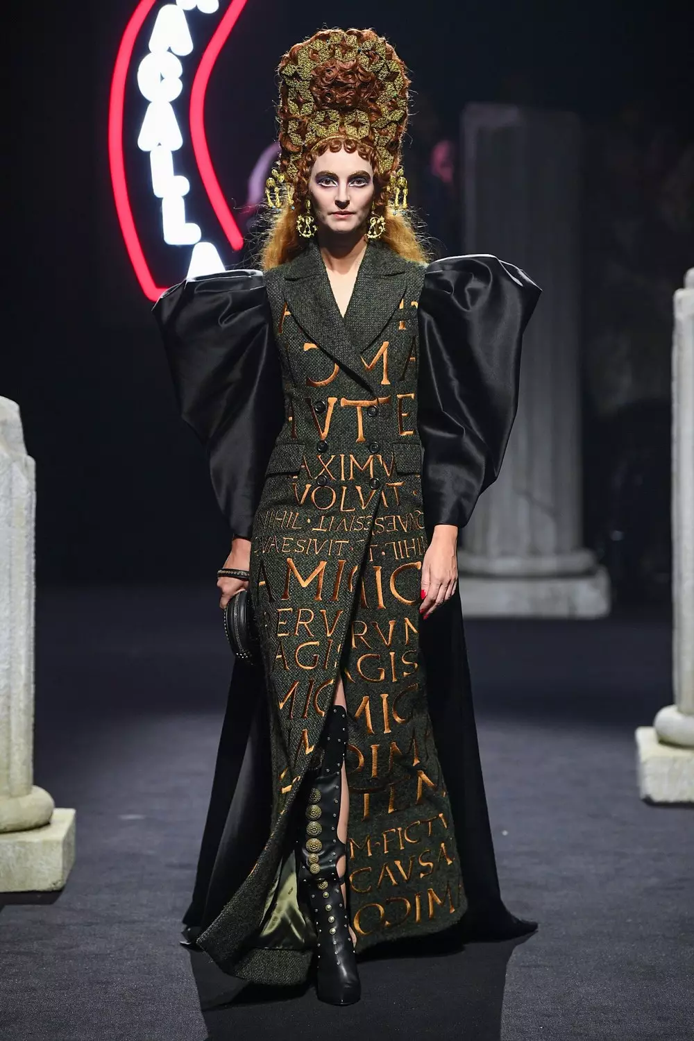 Awọn aṣọ ọkunrin Moschino Igba otutu 2019 Rome10