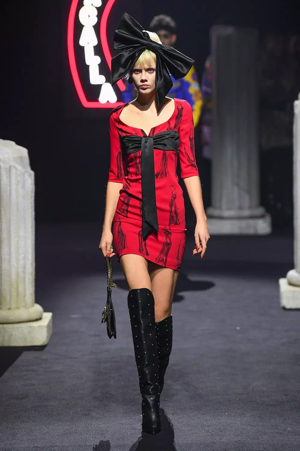 Moschino meesterõivad, sügistalv 2019 Rooma20