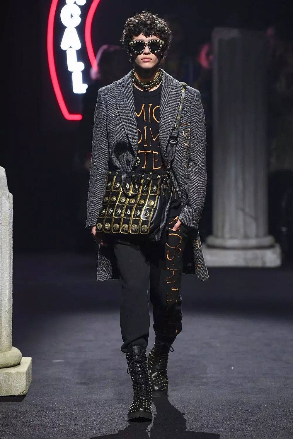 Moschino Menswear Kugwa Zima 2019 Rome11