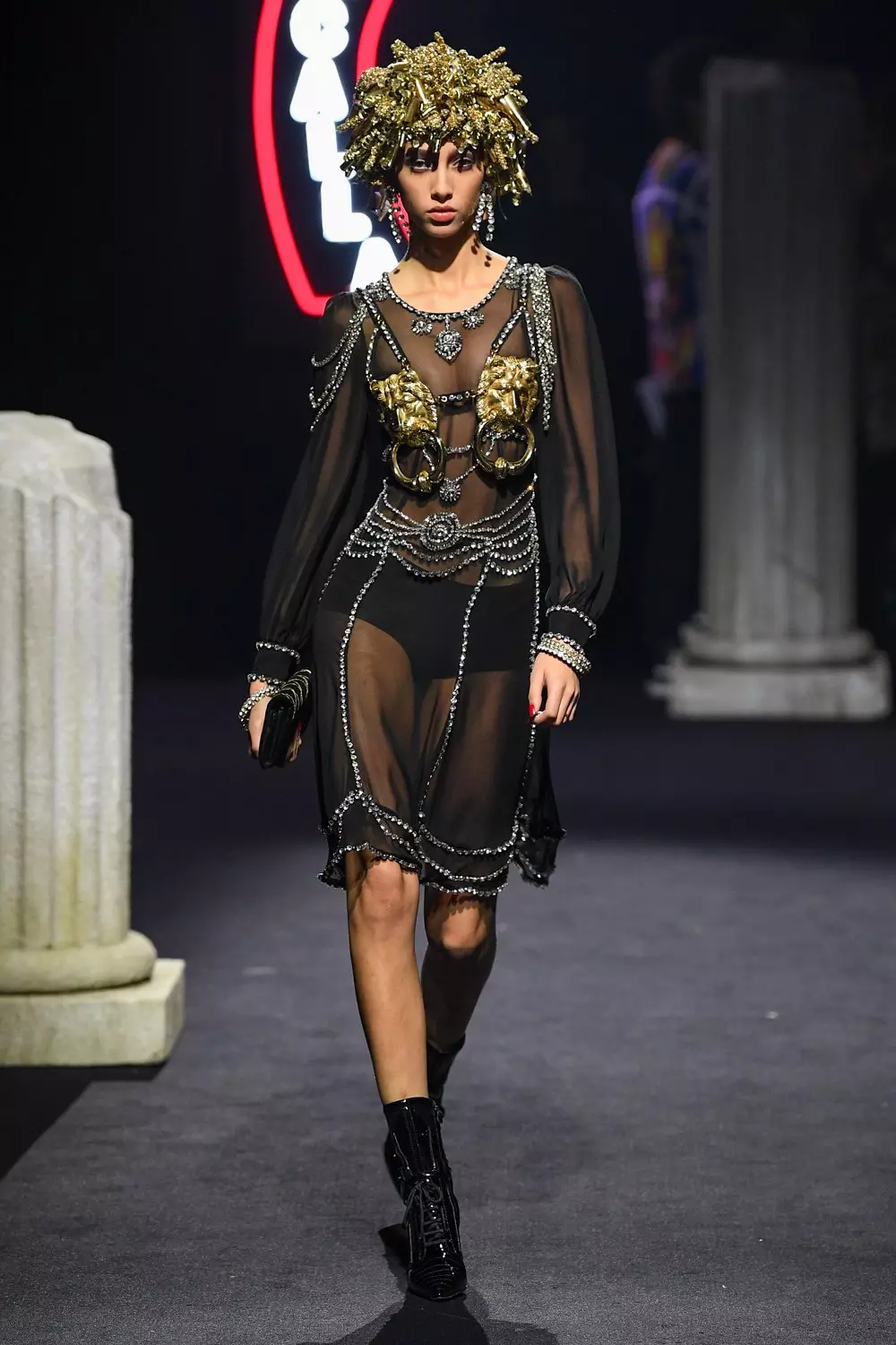 Akanjo lehilahy Moschino Fararano ririnina 2019 Rome34