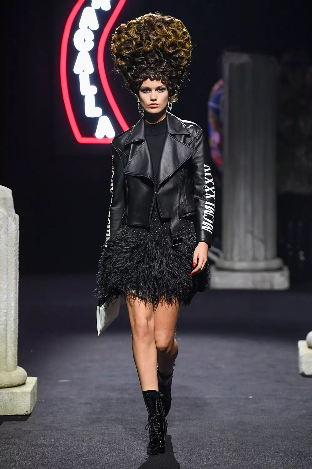 Kincên mêran ên Moschino Payîz Zivistan 2019 Roma48