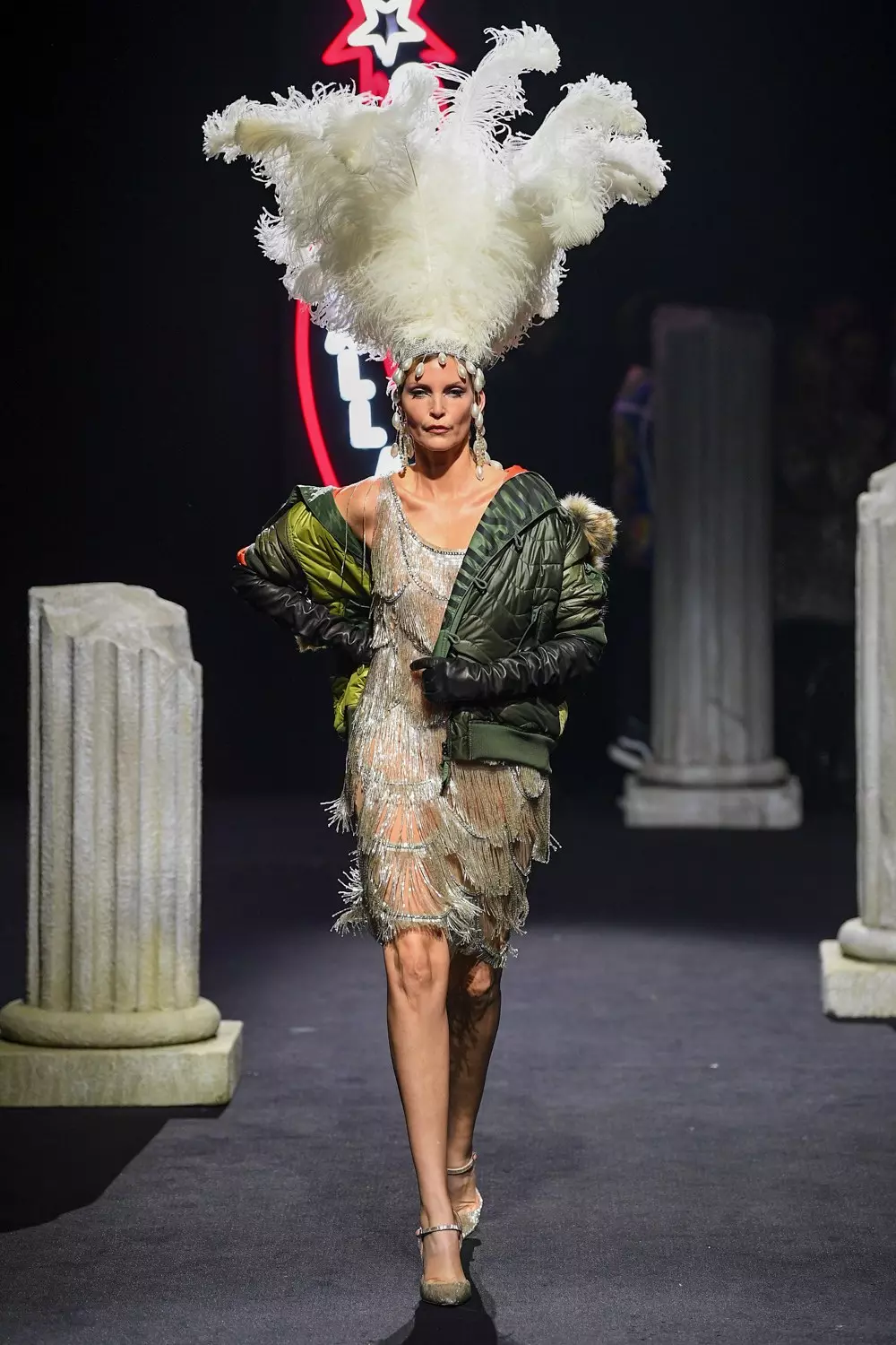 Pakaian Pria Moschino Musim Gugur Musim Dingin 2019 Rome54