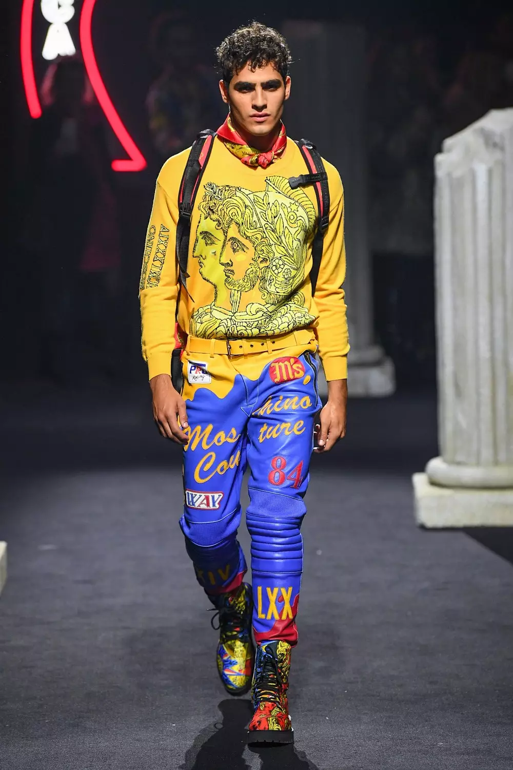 Moschino эркектердин кийимдери күз-кыш 2019 Рим16