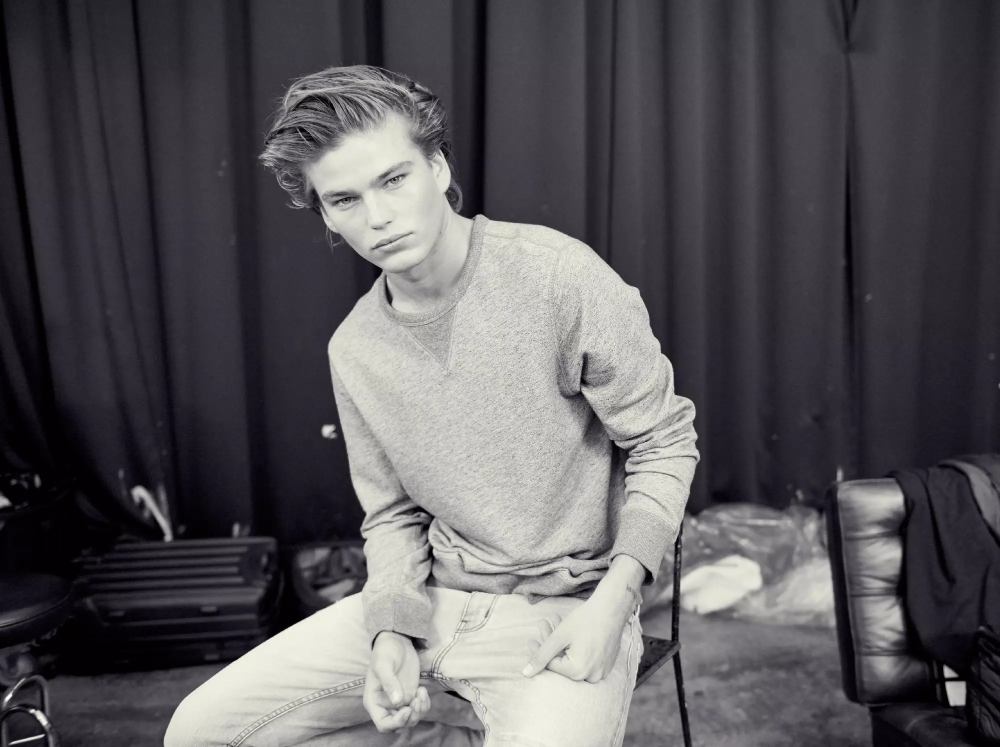 BTS Jordan Barrett vir Country Road