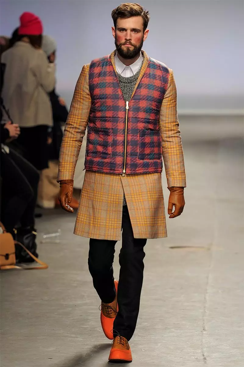 अगी_सैम_fw13_16