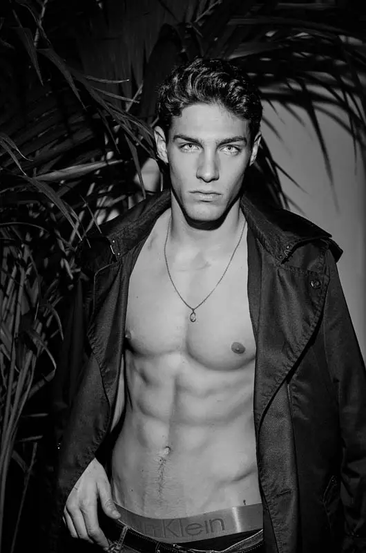 Sight Management Model Mario Zabal in einer Portraitserie von Miguel Angel in der Sight Model Lounge. Lage: Hotel chic&basic Born, Barcelona.