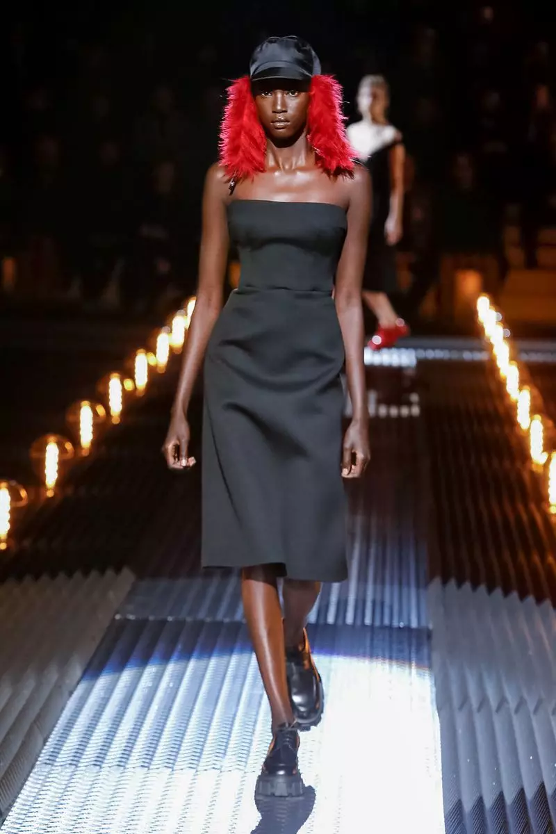 Prada Vira Vesto Aŭtuno Vintro 2019 Milano4