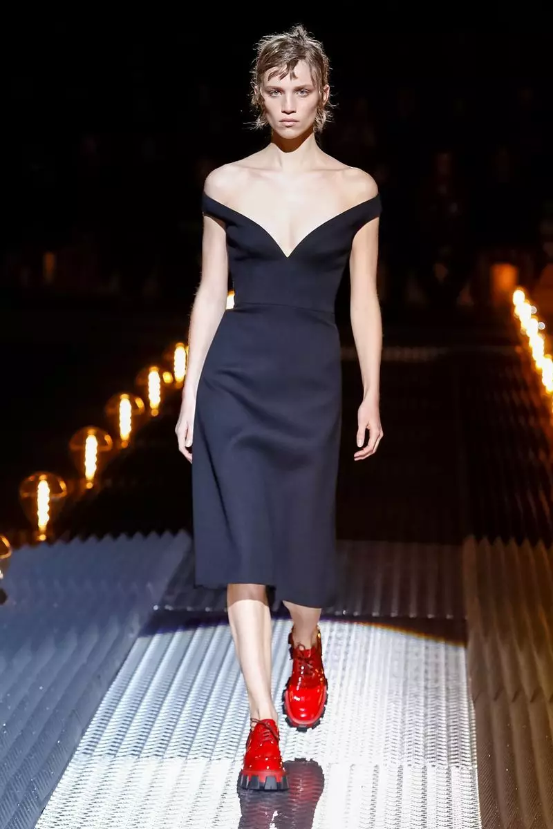 Prada Vira Vesto Aŭtuno Vintro 2019 Milano5