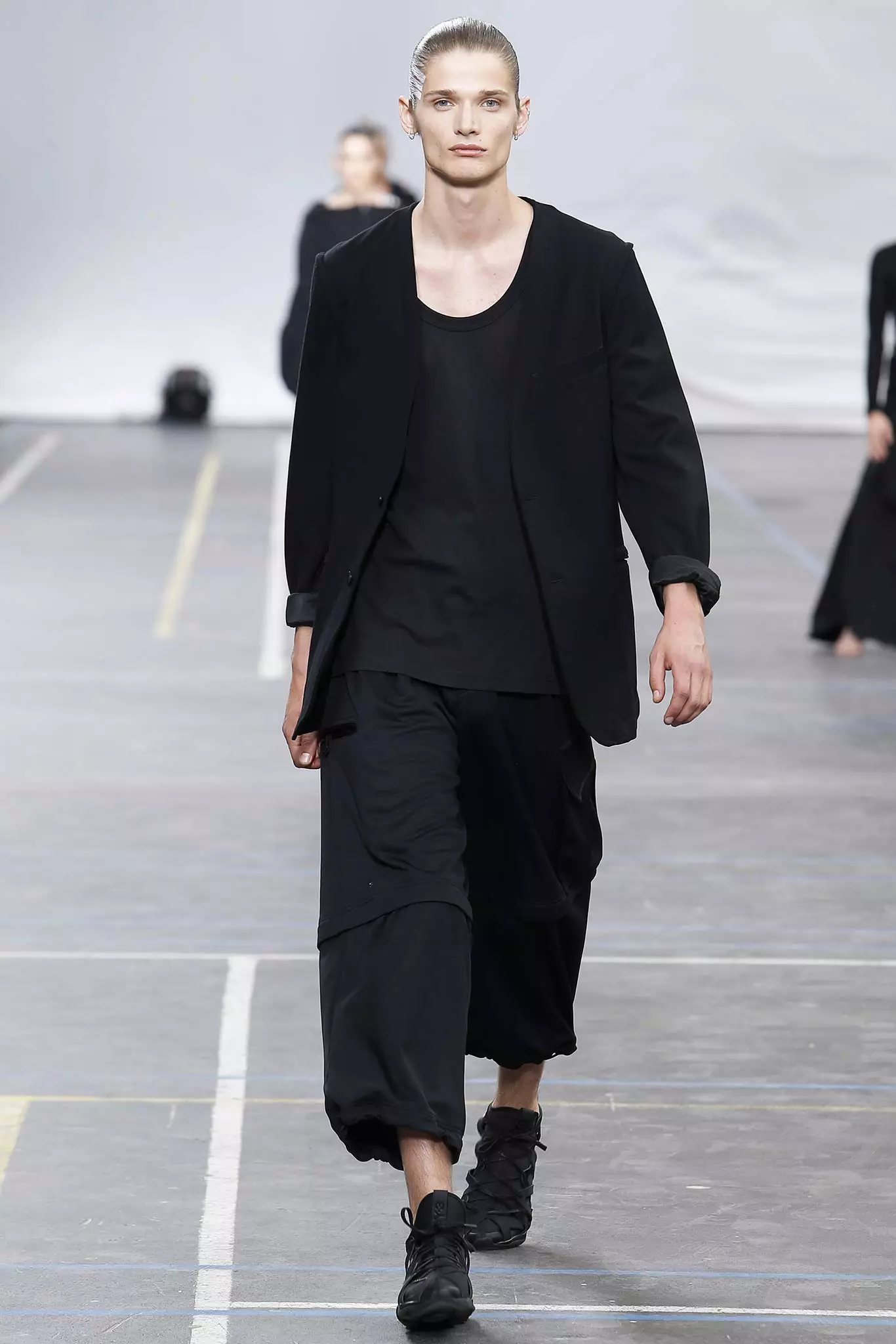 Y-3 រដូវផ្ការីកឆ្នាំ 2016 Menswear180