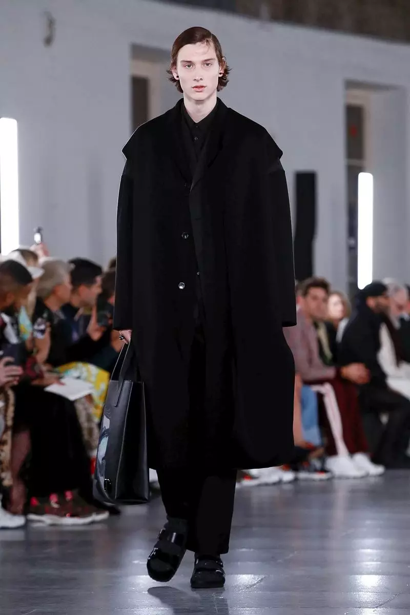 Valentino Menswear Fall Winter 2019 Paris3