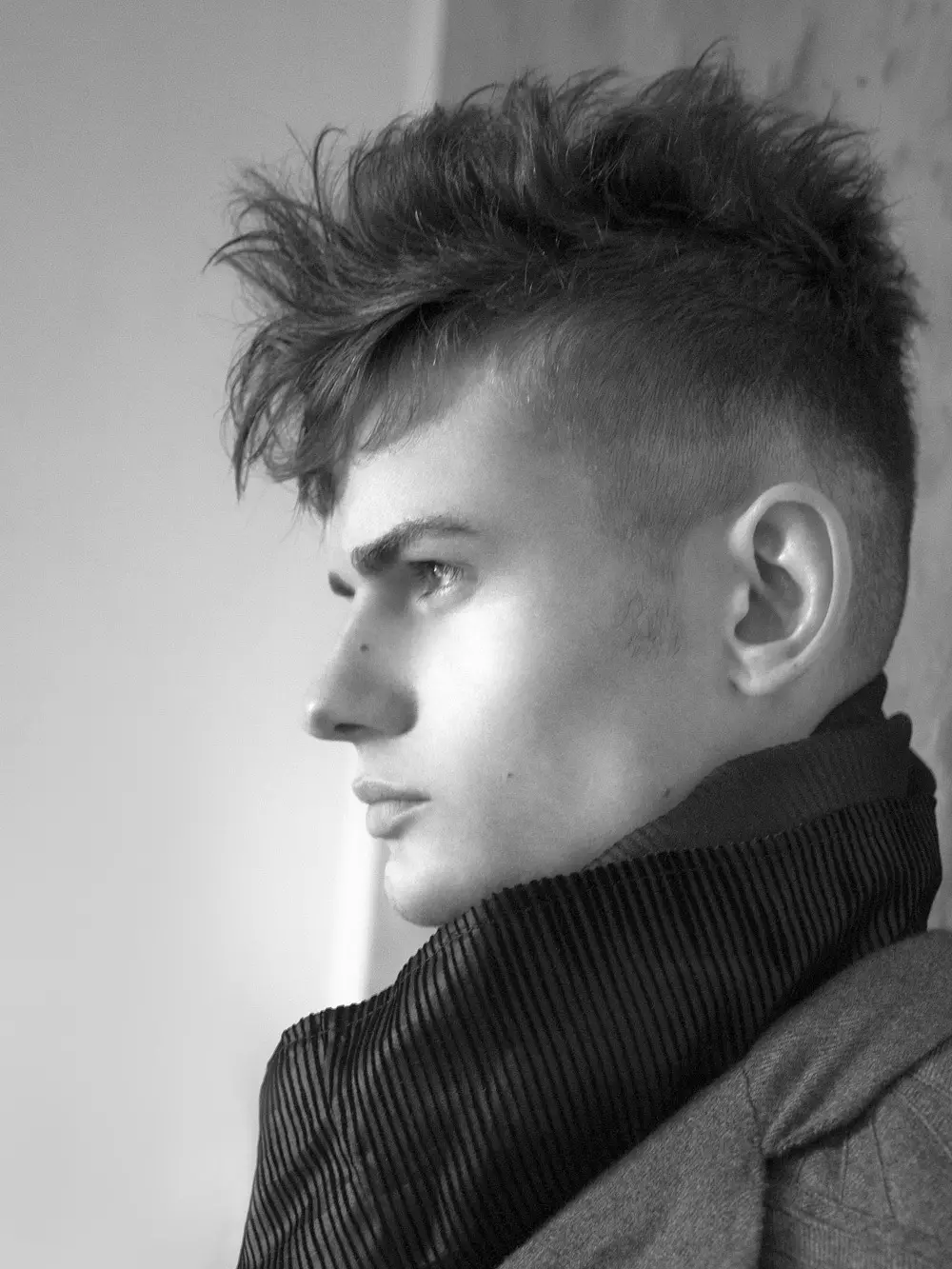 Tristan Perez-Goddard este noua muză a lensmanului Sean P. Watters. Tristan care poartă toate hainele și bijuteriile de Marc-Antoine Barrois este noua generație de modele semnate de Studio KLRP.