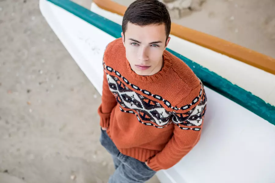 In un'esclusiva per Fashionably Male, presentiamo un adorabile ritratto del fotografo di Tel-Aviv Nir Slakman e il ragazzo di una spiaggia, il suo nome è Bob. Questo è un ottimo lavoro di Slakman, offre naturalmente catture, con edizione in luci e ombre, Bob è un nuovo arrivato, ma ha un bel viso da ritrarre.