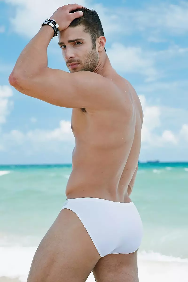 Adam-Ayash-for-Undergear-2013-06