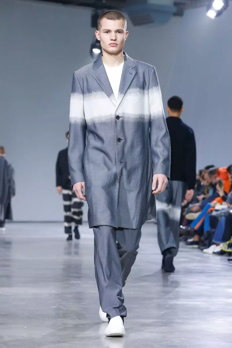 Issey Miyake Vira Vesto Aŭtuno Vintro 2019 Parizo14