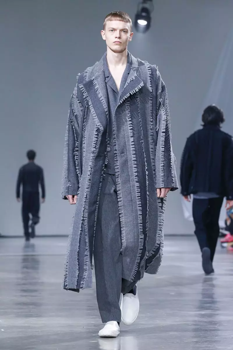 Issey Miyake vīriešu apģērbi rudens ziema 2019 Parīze22