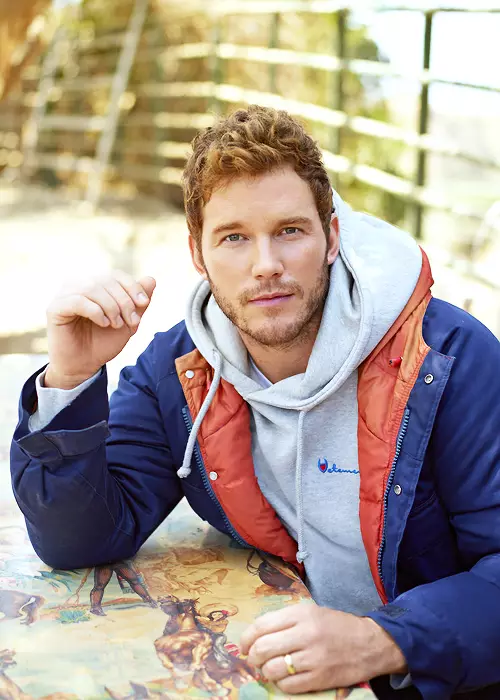 Njirimara a pụtara na mbụ na mbipụta Septemba 2016 nke InStyle. Ka ịhụ foto ndị ọzọ pụrụiche nke Chris Pratt wee gụọ ajụjụ ọnụ ya n'uju