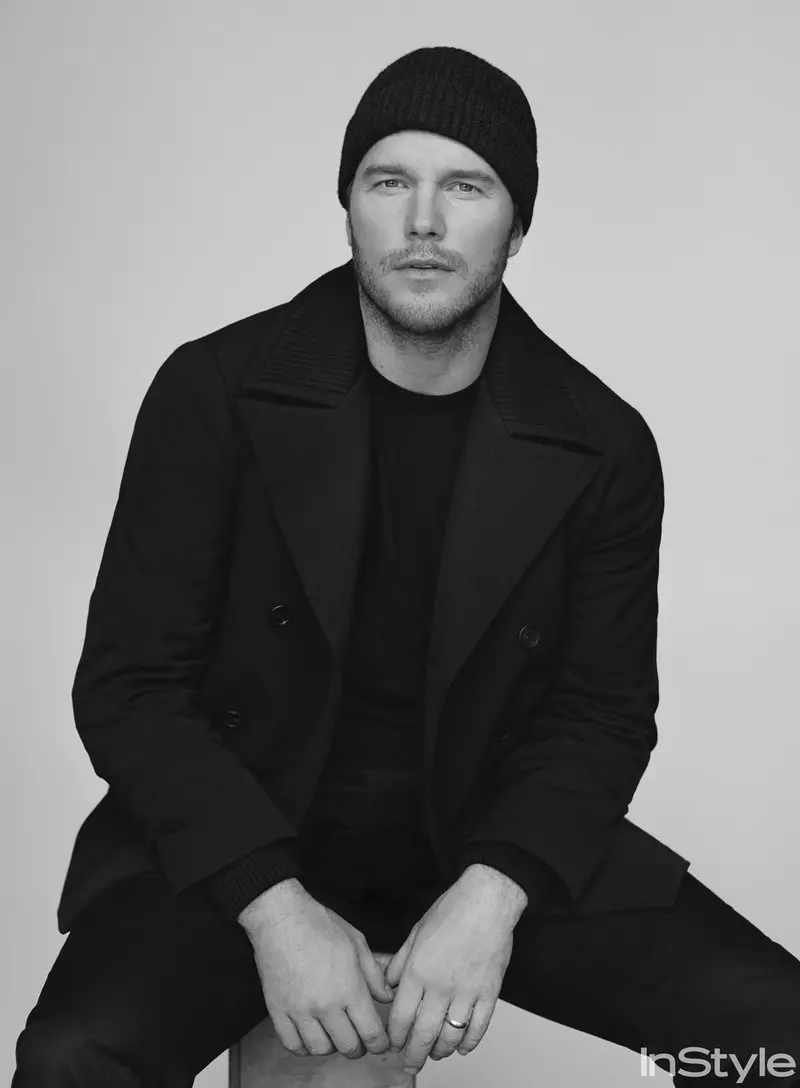 Þessi eiginleiki birtist fyrst í septemberhefti 2016 af InStyle. Til að sjá fleiri einkaréttar myndir af Chris Pratt og lesa viðtalið hans í heild sinni